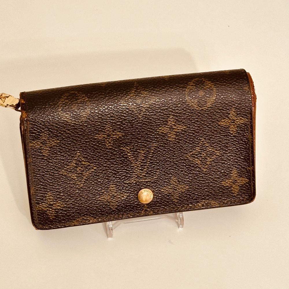 Louis Vuitton Brown Monogram Bifold Wallet - Picture 11 of 13